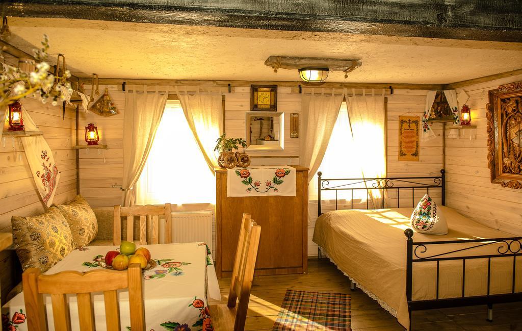 Usadba Belovezhskoye Pomestye Hotel Kamenyuky Luaran gambar