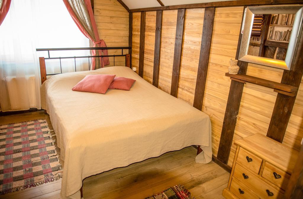 Usadba Belovezhskoye Pomestye Hotel Kamenyuky Luaran gambar