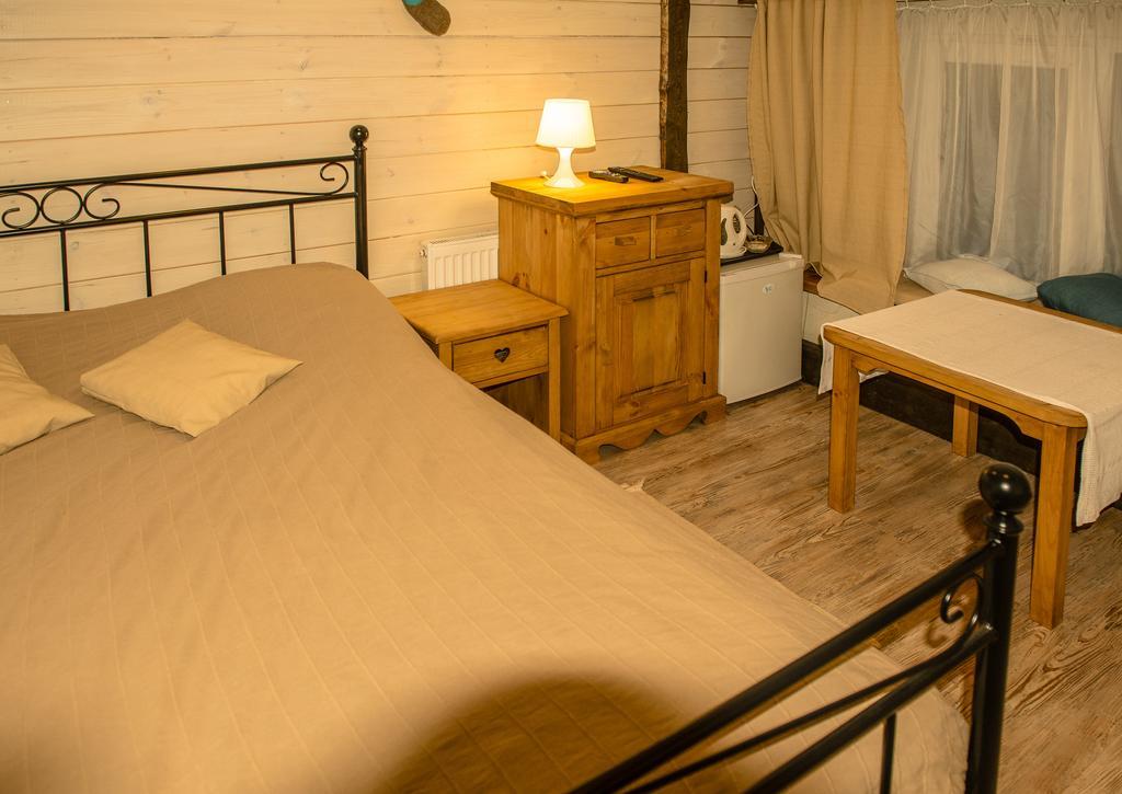Usadba Belovezhskoye Pomestye Hotel Kamenyuky Luaran gambar